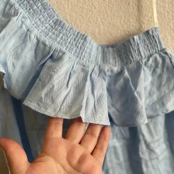 💥🆕 Sweet Wander Cold Shoulder Ruffle Top Blue S🆕 - Picture 3 of 7
